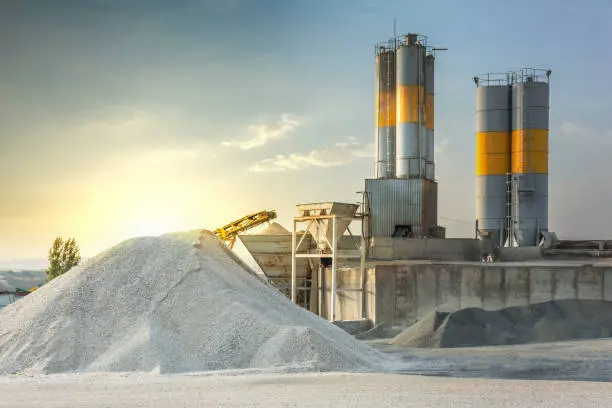 Modern RMC Plant with Cement Silo and Conveyor – RachInfra